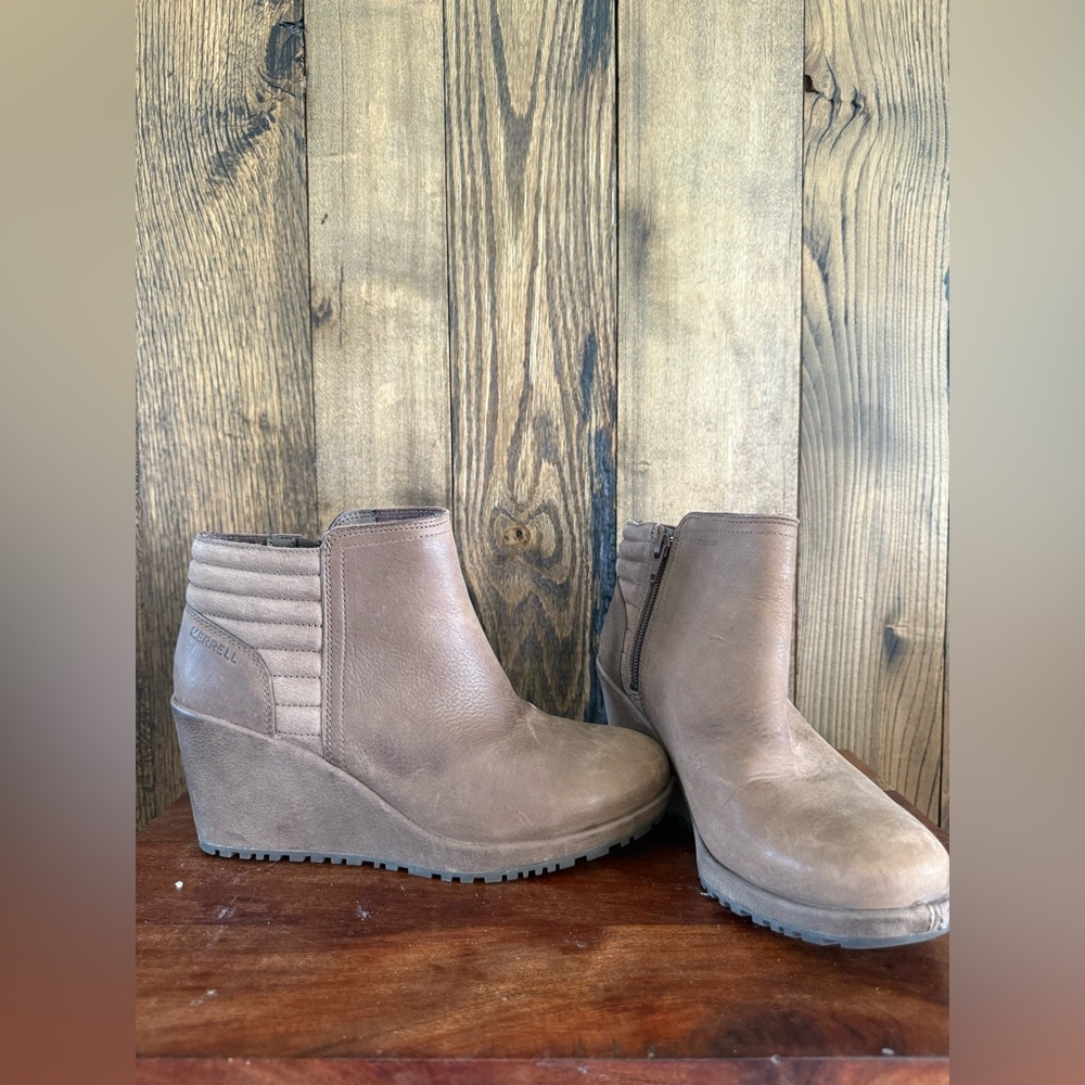 Merrell Tremblant Leather Wedge Ankle Boots – Size 8
